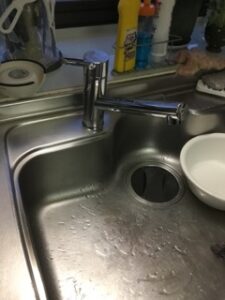 台所　キッチン蛇口　水漏れ　本体交換